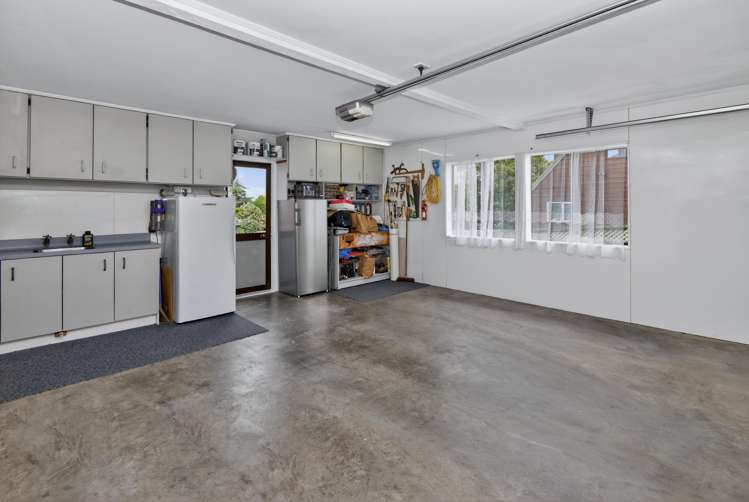 14 Channing Crescent Botany Downs_23