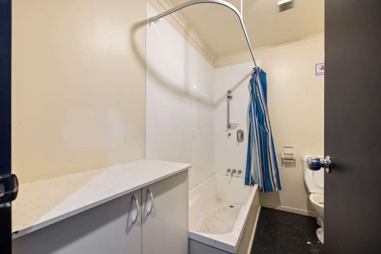 10 Thackers Quay Woolston_10