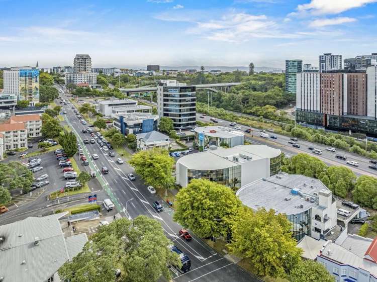 Tenancy B/93 Grafton Road Grafton_4
