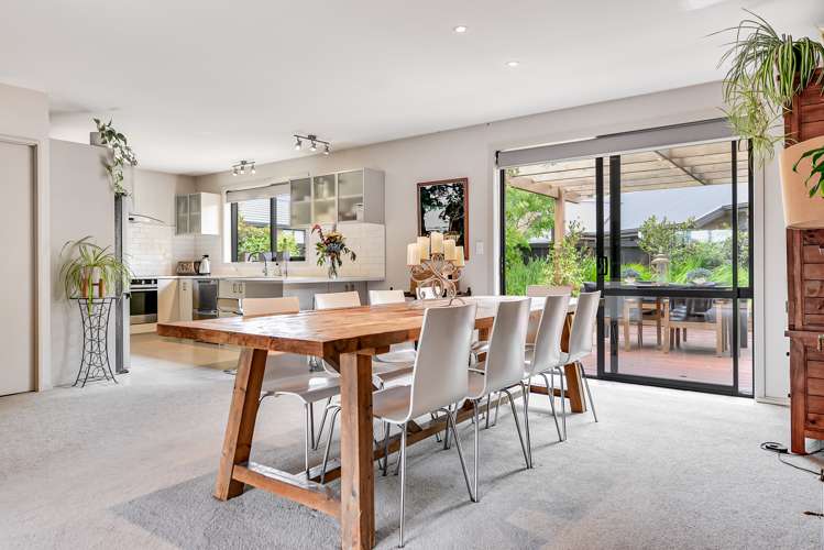 14 Bishopsworth Way Huntington_3