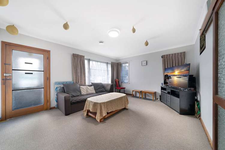 24 White Swan Road_2
