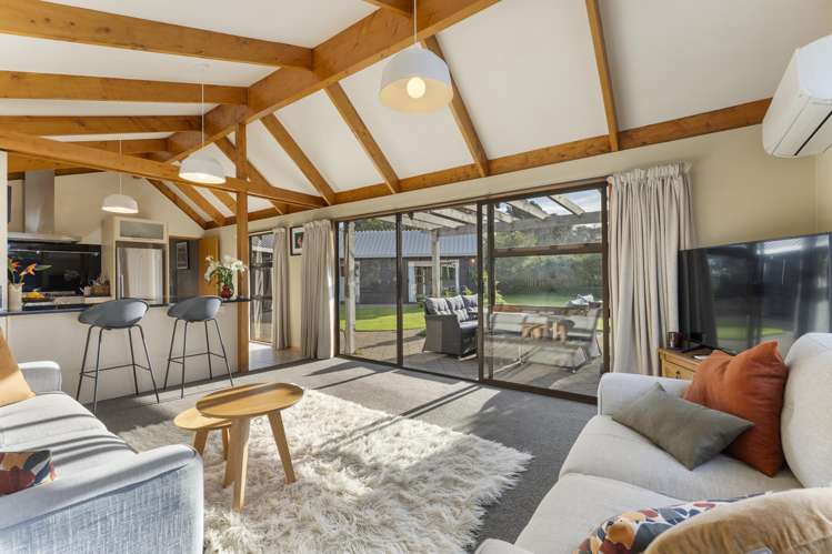 163B Great North Road_5
