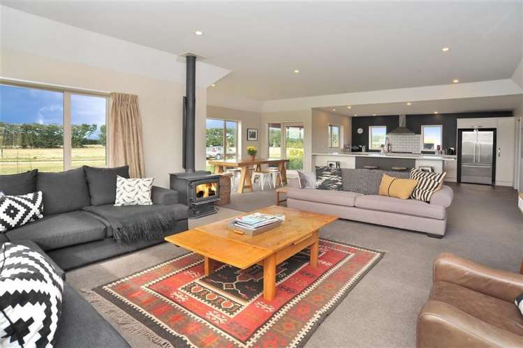 2195 South Eyre Road West Eyreton_3