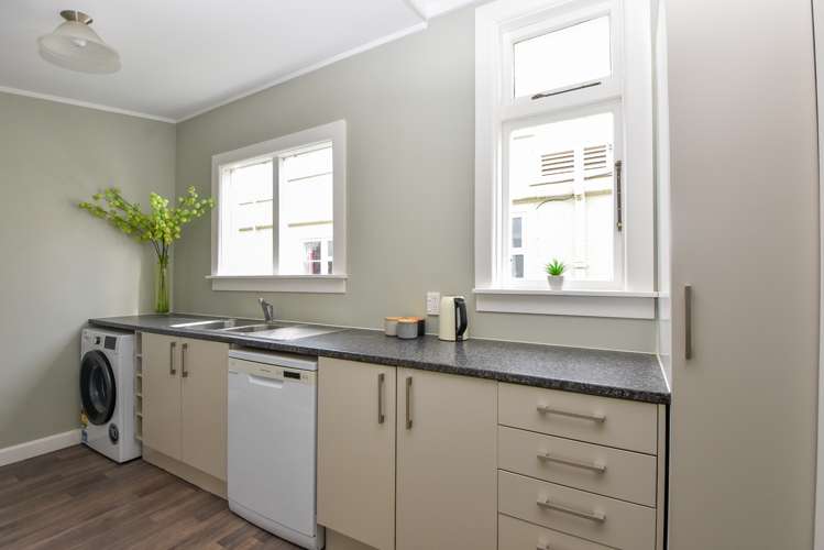 107 Broadway Carterton_4