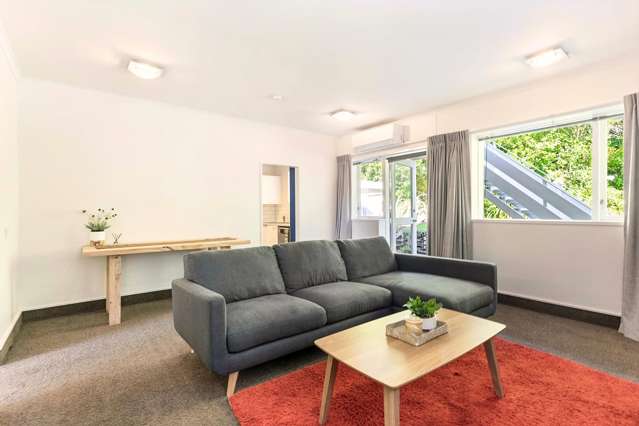 2/15 Upper Lewisville Terrace Thorndon_4