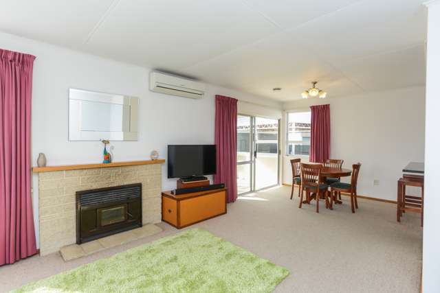 209 Sunnybank Crescent Camberley_3