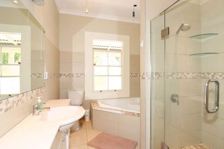 8 Victoria Street Carterton_15