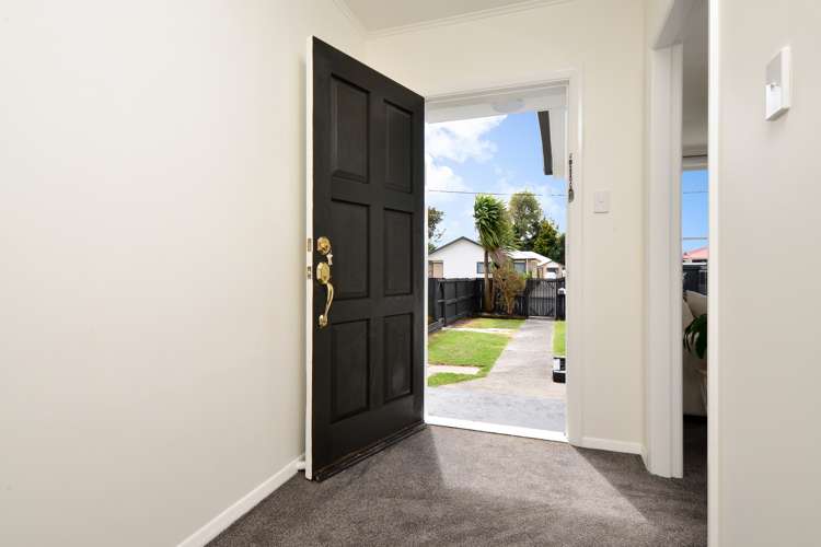 5 Morrison Crescent Glenview_24