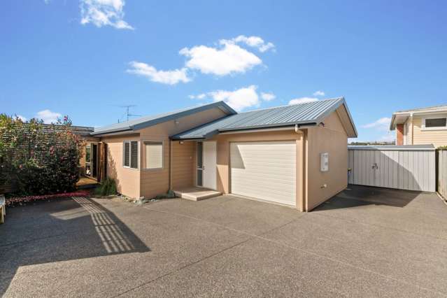 8a Hauraki Crescent Pinehill_1