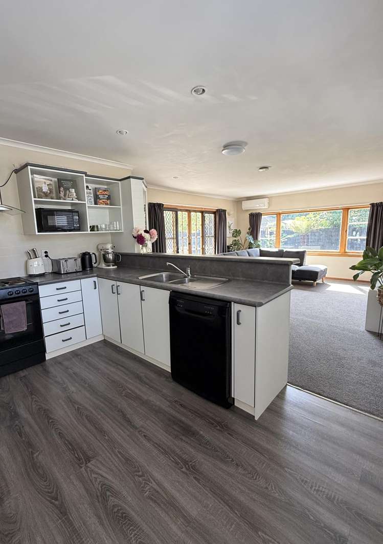 2/14 Menin Road Onekawa_5