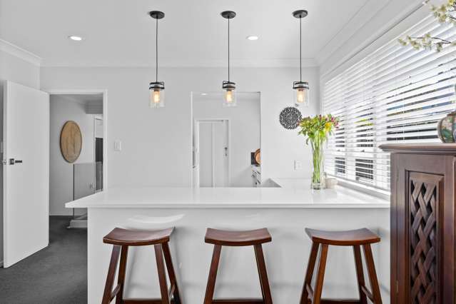 32 Colmar Road Mellons Bay_3