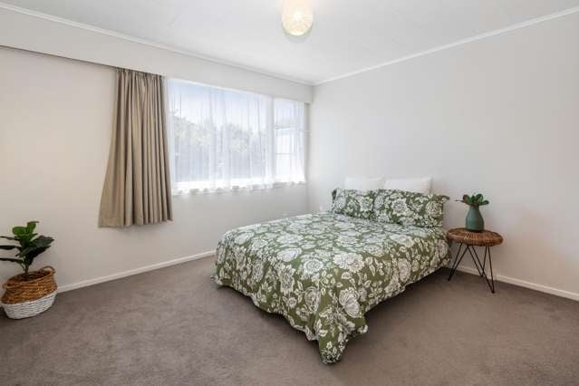 10 Kahikatea Grove Paparangi_2