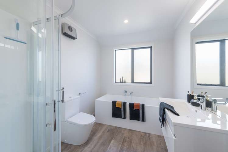 6 Old Farm Road Stoke_17