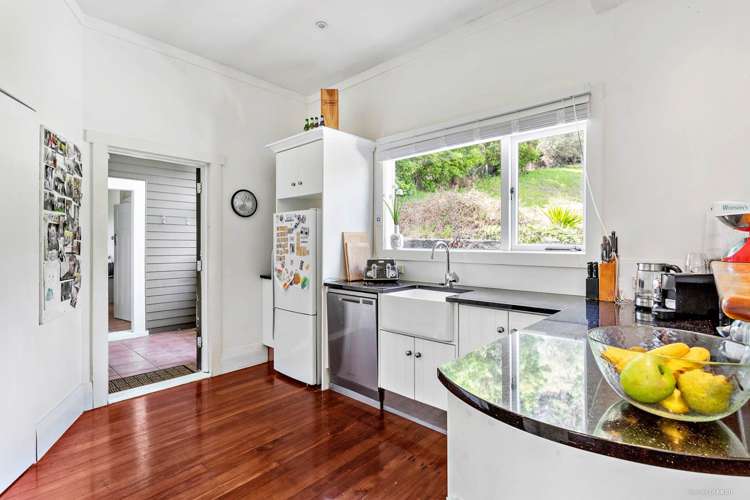 19 Attwood Road Paremoremo_10