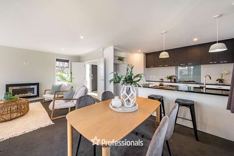 1 Wi Hape Pakau Place Waiwhetu_4