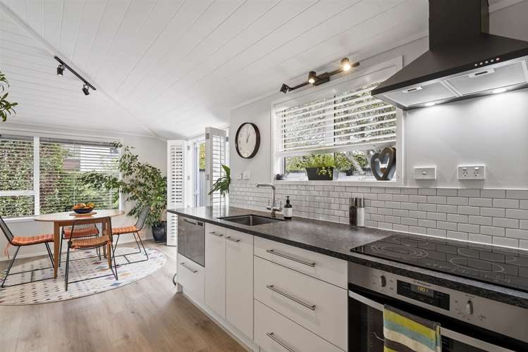 31a Heathcote Road Castor Bay_10