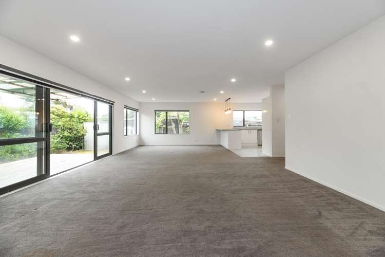 18B Riverpark Crescent Henderson_7