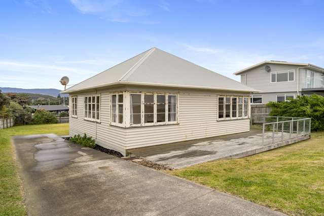 38 Marine Parade Otaki Beach_1