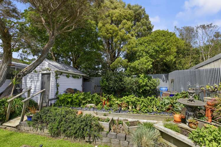 17 Burden Avenue Wainuiomata_21