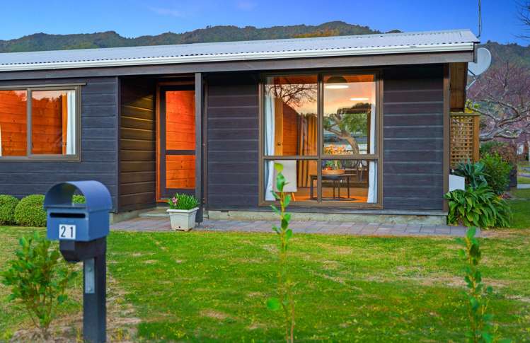21 Awanui Drive Waikanae_3