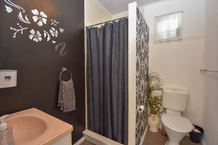 242a High Street South Carterton_16