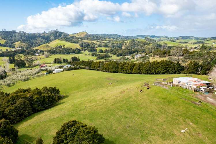 365 Pigs Head Road Hukerenui and Surrounds_16