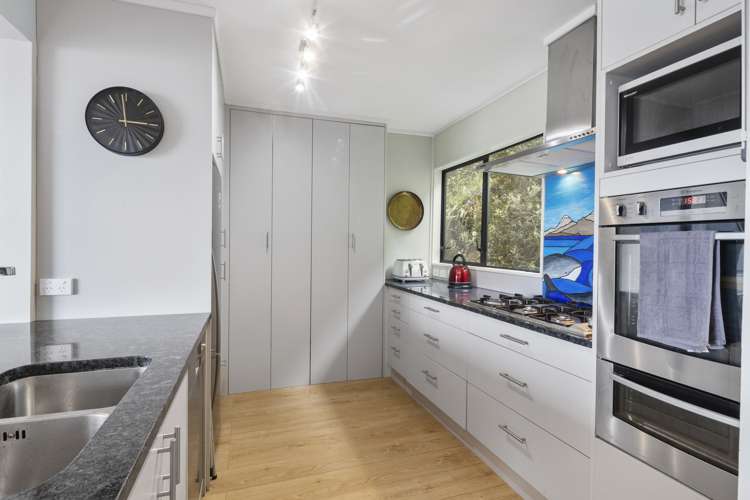 12 Owhiro Bay Parade Owhiro Bay_10