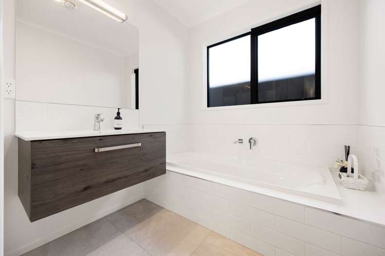 20 Trewern Avenue Chartwell_22