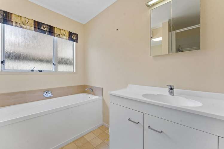 1/1 Gatman Street Birkdale_9