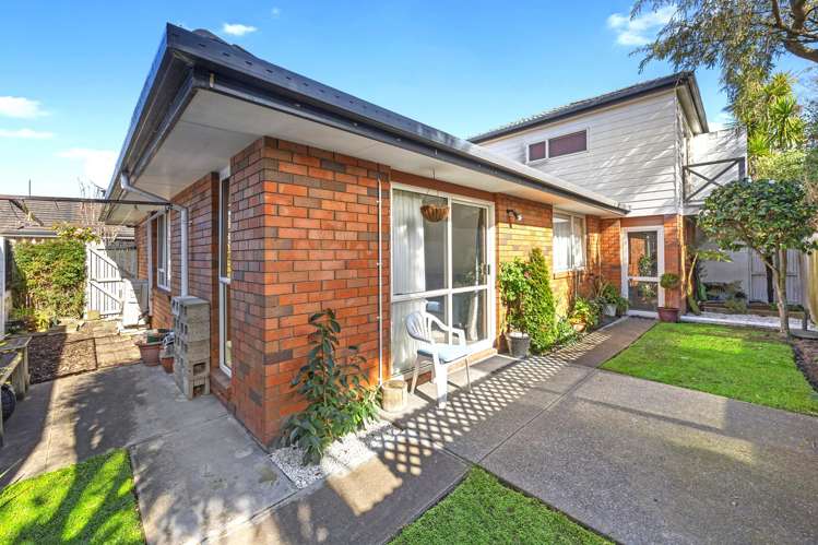 2/48 Longfellow Street_0