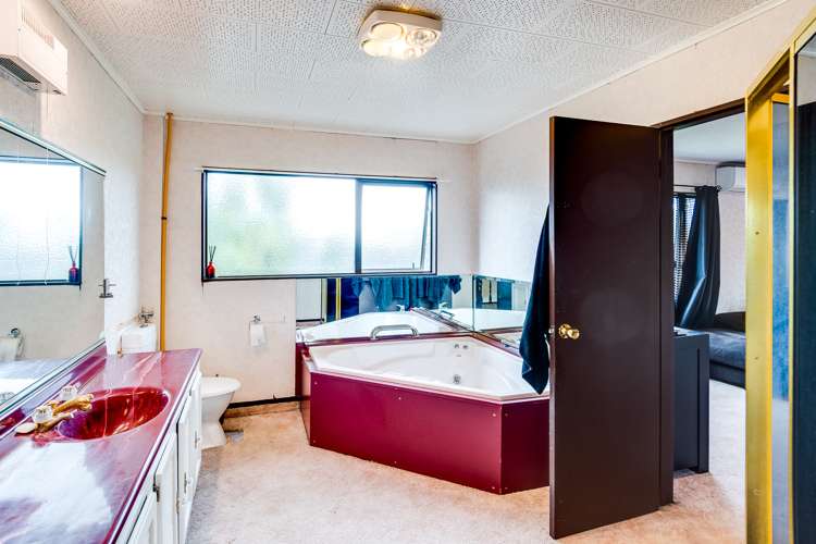 13 Donegal Crescent Tamatea_15