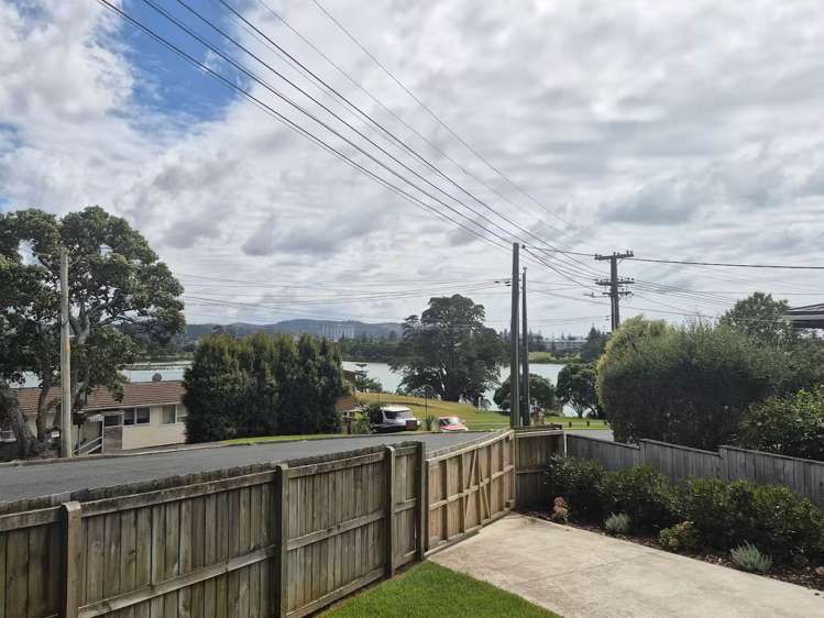 33 Pohutukawa Avenue Red Beach_1