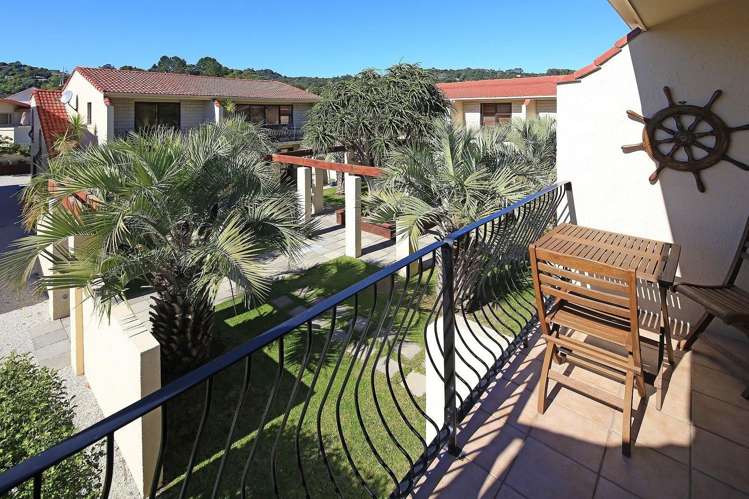 1B/3-7 Fourth Avenue Onetangi_7