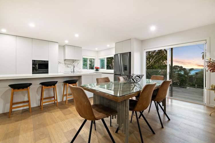 4/92 Churchill Road Murrays Bay_2
