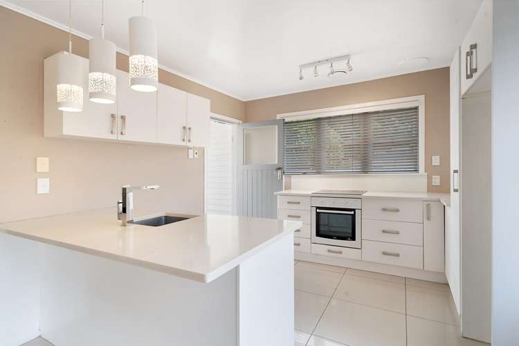 16 Coniston Avenue Te Atatu South_12