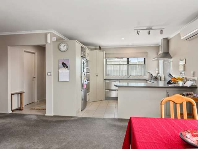 14b Basley Road Owhata_3