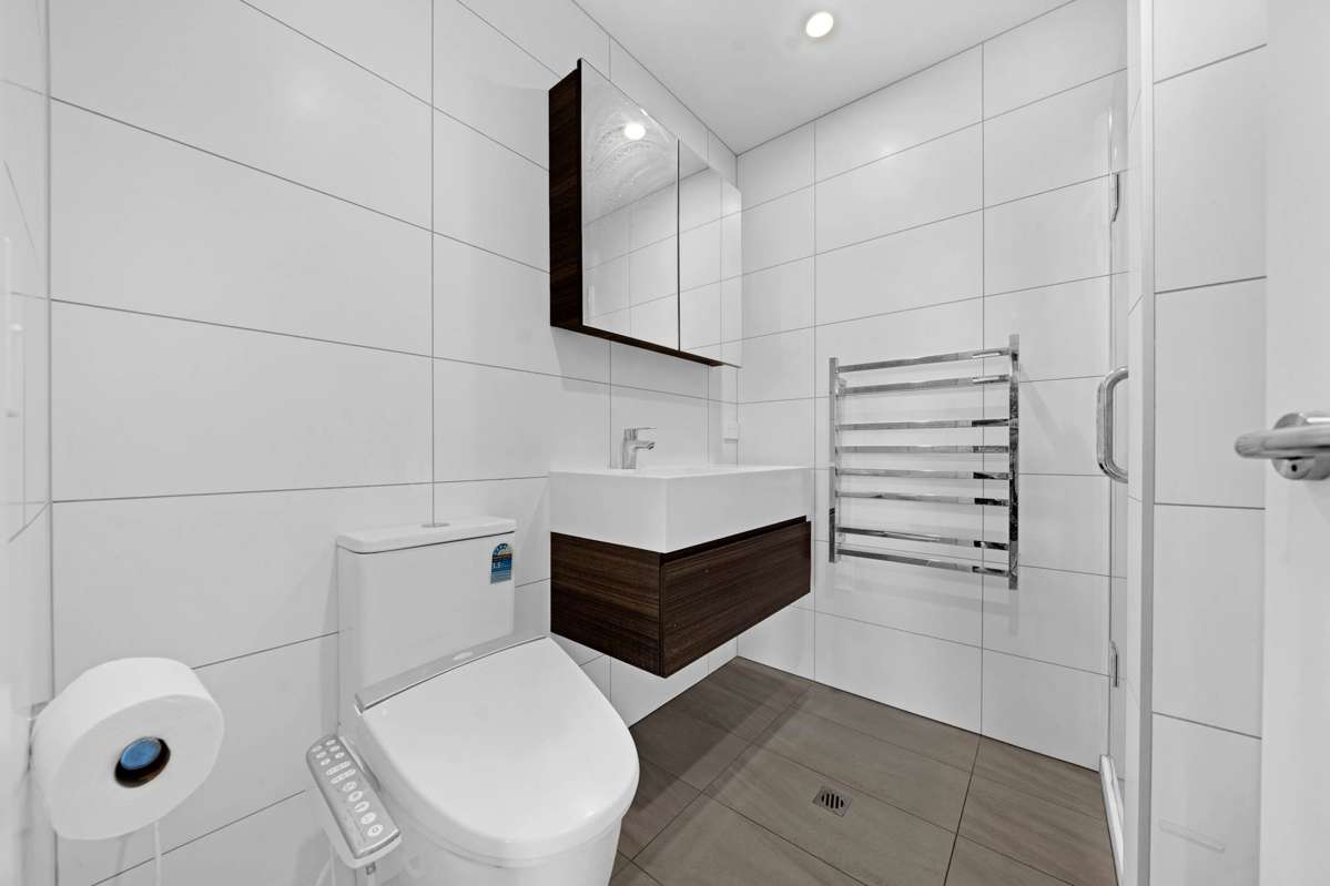 102/12 Barrack Road_5