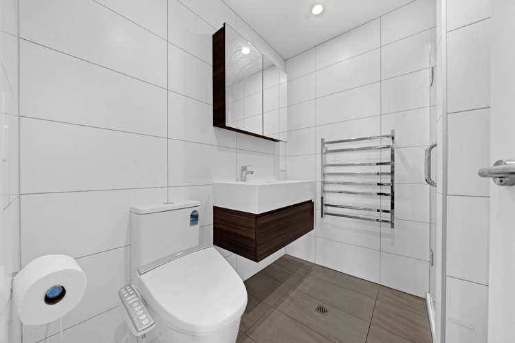 102/12 Barrack Road Mt Wellington_9