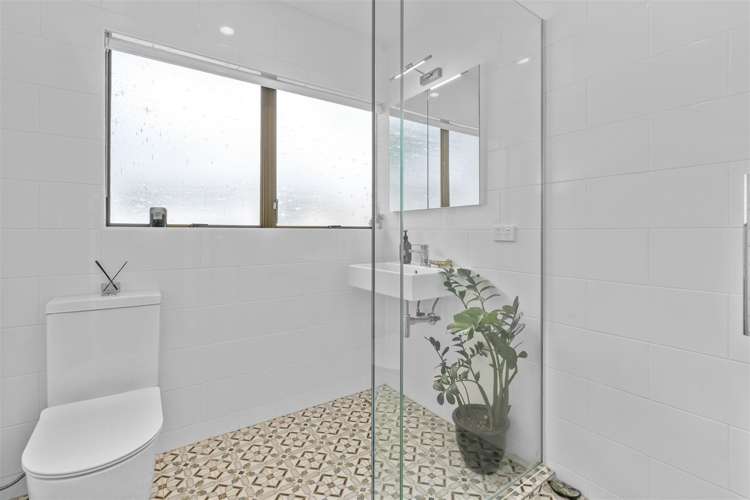 2/16 Valron Road Te Atatu South_12