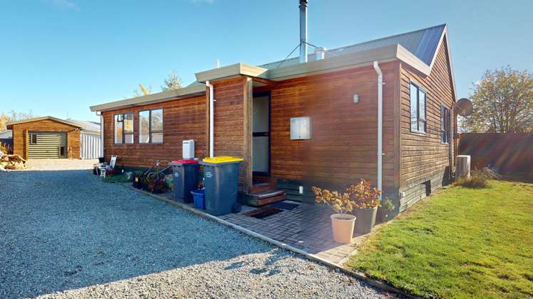 10 Fraser Crescent Twizel_11