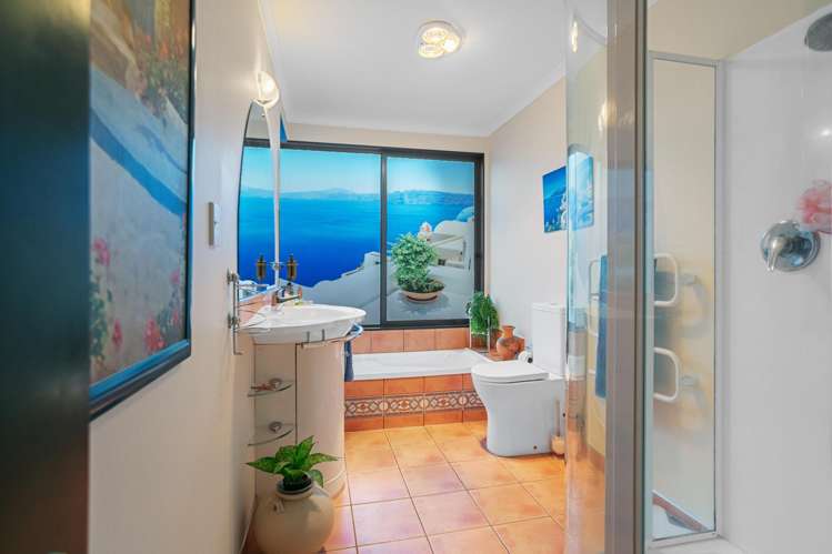 13 Edward Payton Grove Pukehangi_10