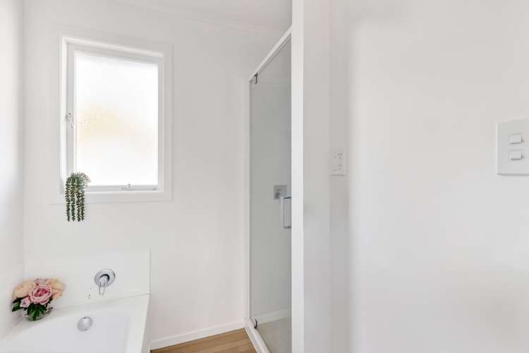 40 Southsea Crescent Silverdale_14