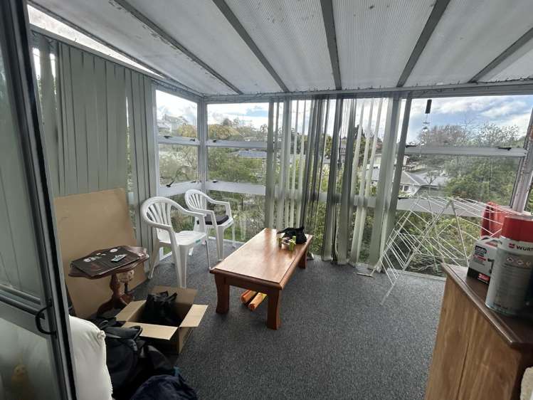 2/12 Downing Street Glenfield_9