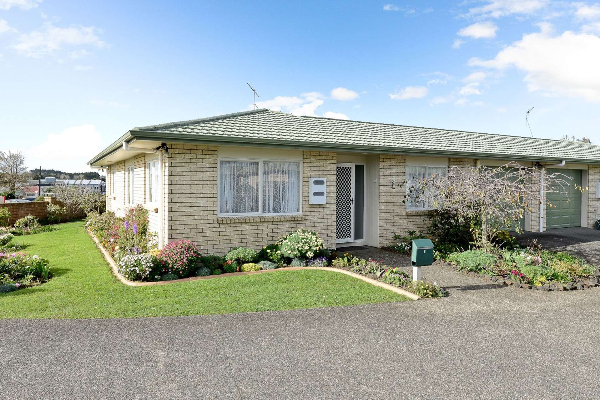 1/8 Village Place Tuakau_0