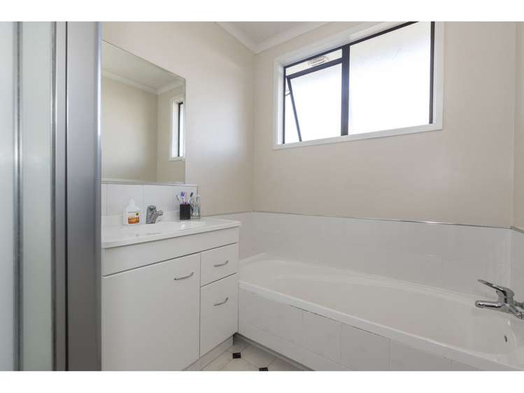 1a/150 Don Buck Road Massey_10