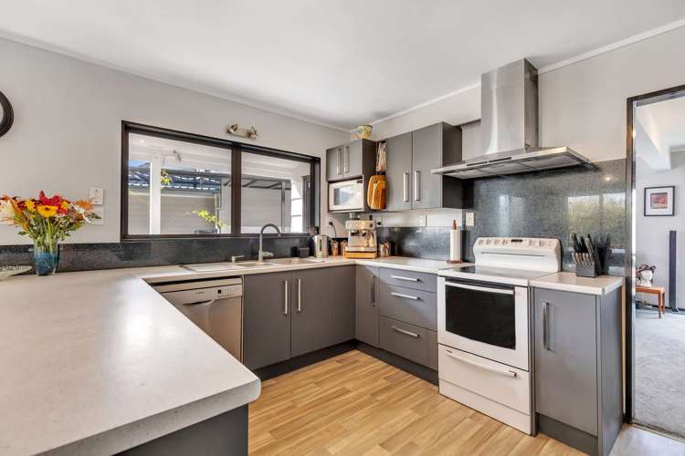 26 Aquarius Drive Kawaha Point_2