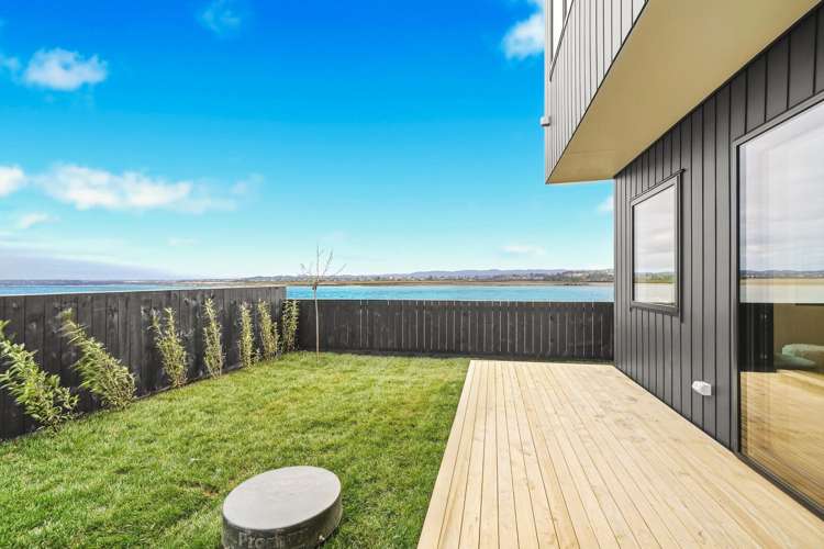 8 Wavecrest Lane Hobsonville_14
