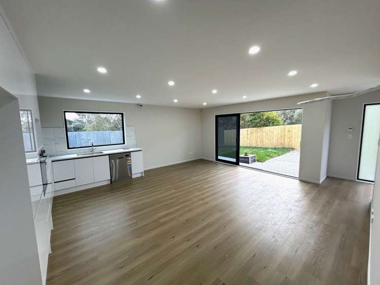 239E Blockhouse Bay Road Avondale_1