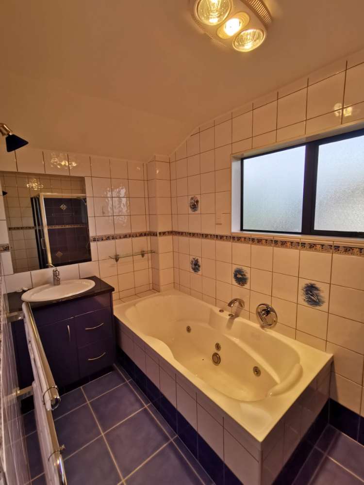 46 Waimanu Bay Drive Te Atatu Peninsula_8