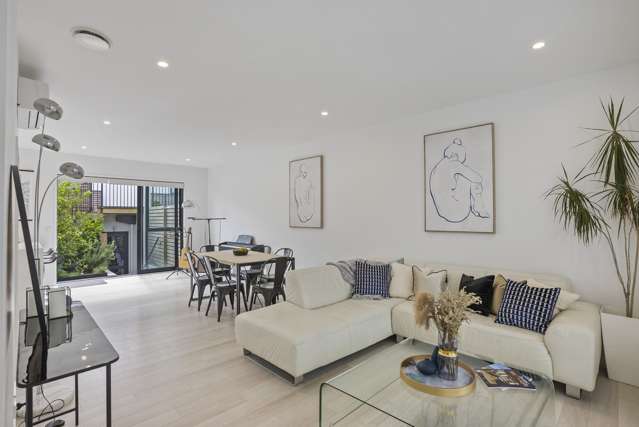 6 Kimiora Street Three Kings_3